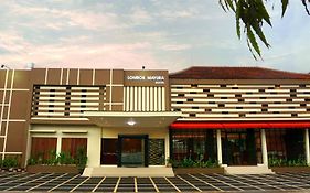 Lombok Mayura Hotel